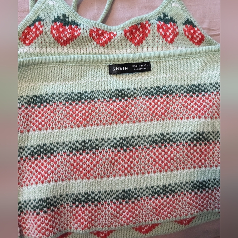 Adorable knit strawberry halter tank top - Picture 4 of 6
